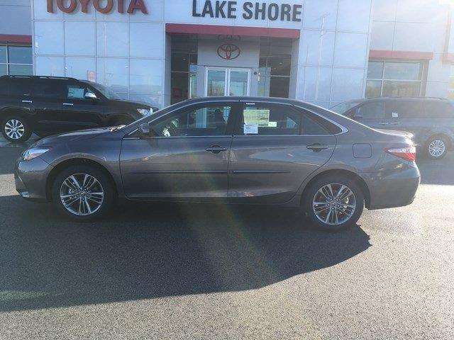 2017 Toyota Camry SE 4dr Sedan